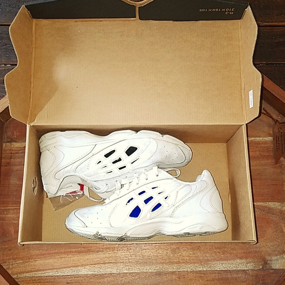 ⚡White Cheerleading Sneakers!⚡